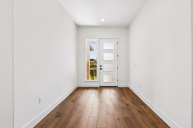 446 Canyon Creek Dr, Auburn, CA 95603