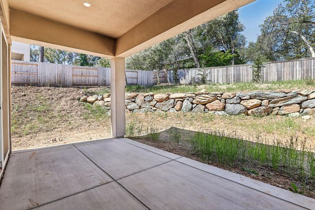 446 Canyon Creek Dr, Auburn, CA 95603