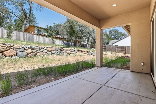 446 Canyon Creek Dr, Auburn, CA 95603