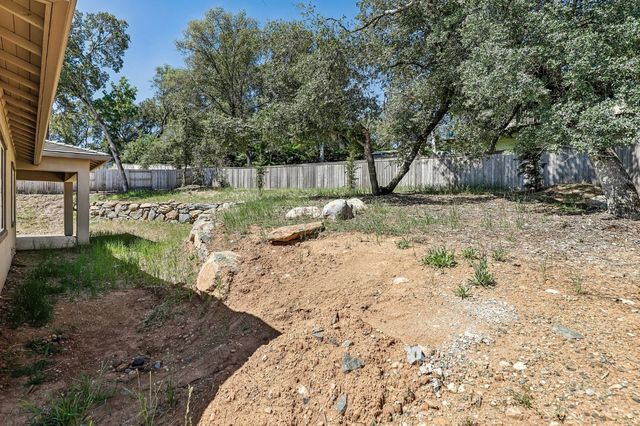 446 Canyon Creek Dr, Auburn, CA 95603