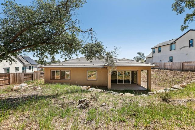 446 Canyon Creek Dr, Auburn, CA 95603