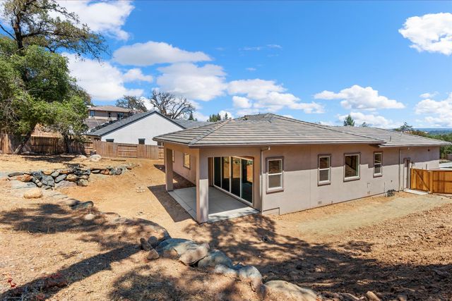 446 Canyon Creek Dr, Auburn, CA 95603