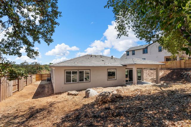 446 Canyon Creek Dr, Auburn, CA 95603