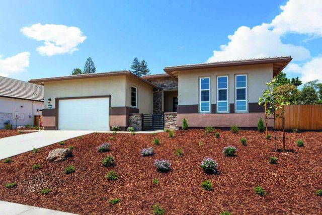446 Canyon Creek Dr, Auburn, CA 95603