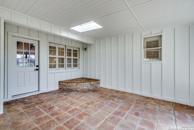 10019 Astronaut Dr, San Antonio, TX 78217