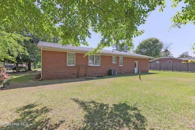 610 W Church Street, Beulaville, NC 28518