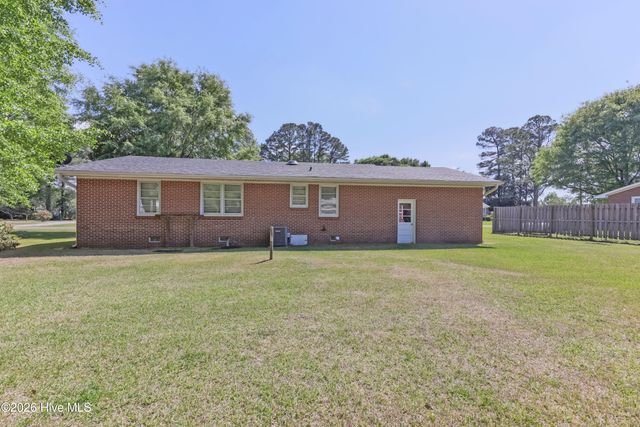 610 W Church Street, Beulaville, NC 28518