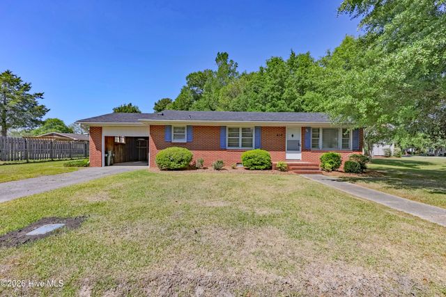 610 W Church Street, Beulaville, NC 28518