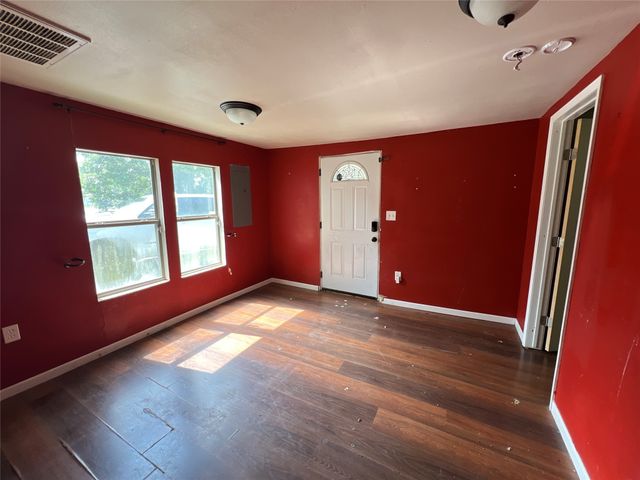 502 Sherman Street, Tioga, TX 76271