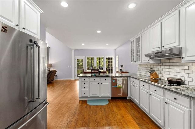 1028 Longwood Drive, Woodstock, GA 30189