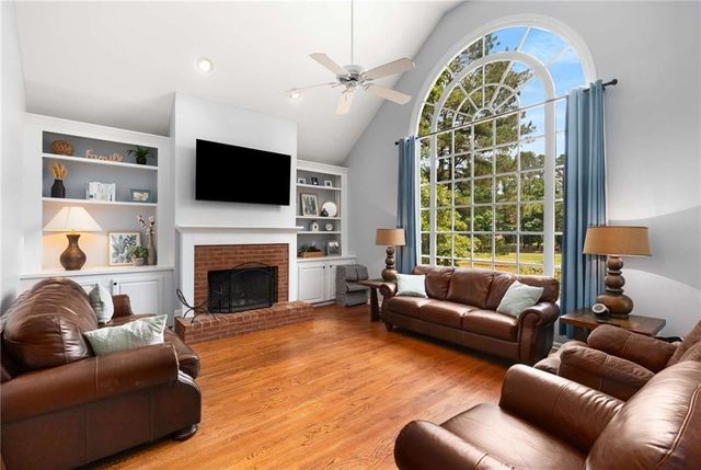 1028 Longwood Drive, Woodstock, GA 30189