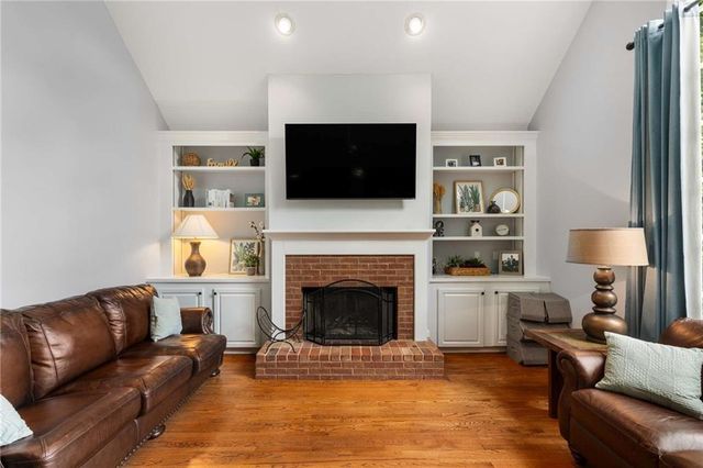 1028 Longwood Drive, Woodstock, GA 30189