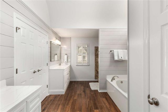 1028 Longwood Drive, Woodstock, GA 30189