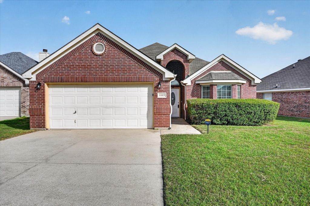 1113 Manhassett Court, Fort Worth, TX 76140 — exterior
