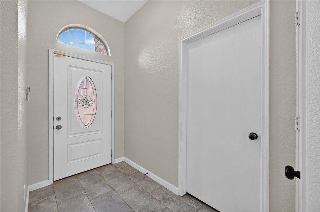 1113 Manhassett Court, Fort Worth, TX 76140 — photo 3