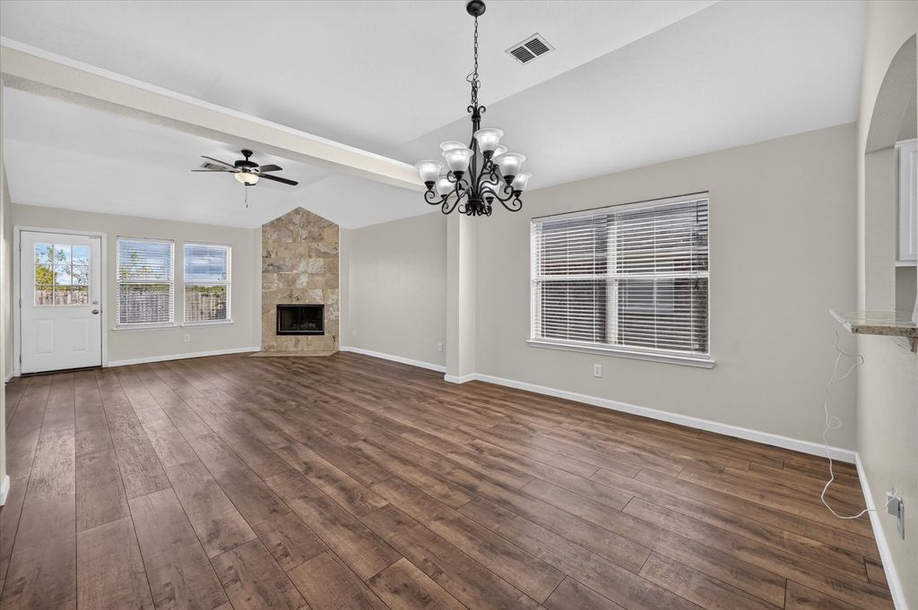1113 Manhassett Court, Fort Worth, TX 76140 — photo 4