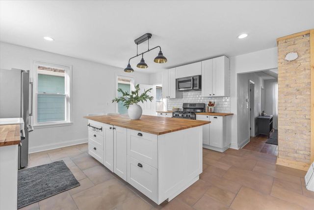 2742 S Greeley STREET, Milwaukee, WI 53207