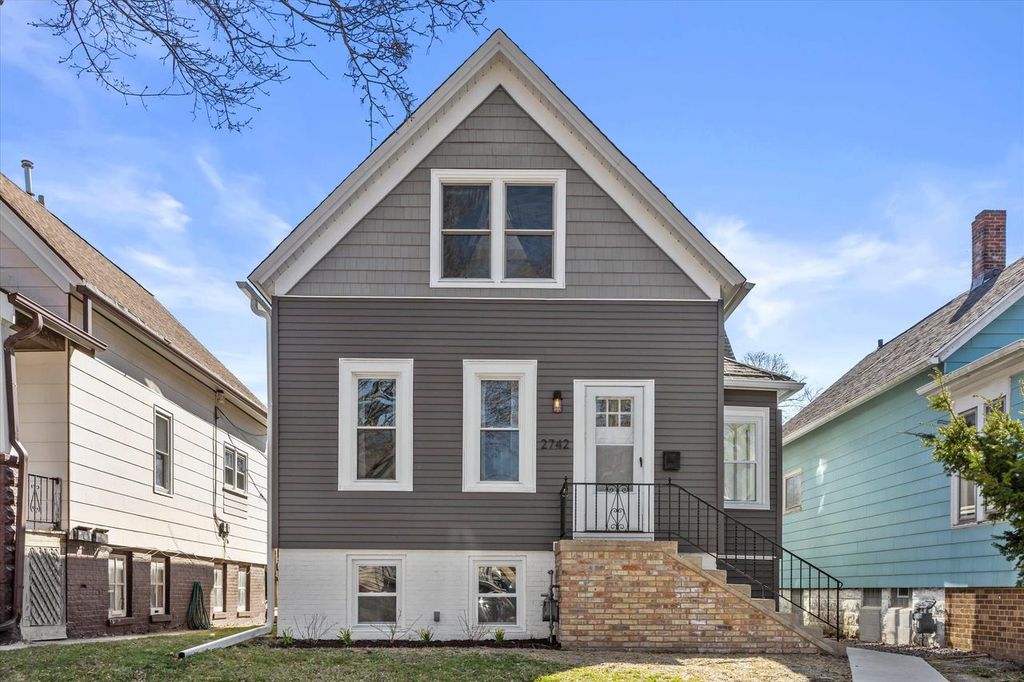 2742 S Greeley STREET, Milwaukee, WI 53207