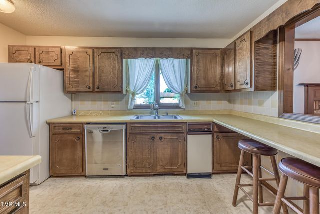 117 Dellwood Lane, Gray, TN 37615