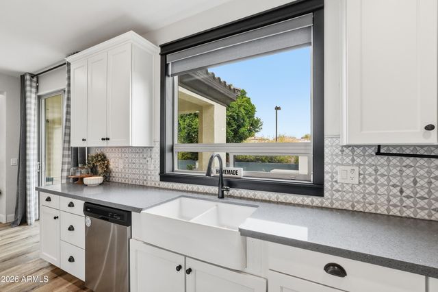 2830 E PEARL Street, Mesa, AZ 85213