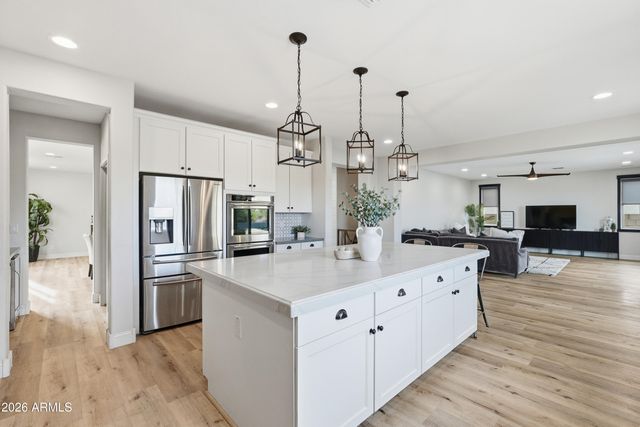 2830 E PEARL Street, Mesa, AZ 85213