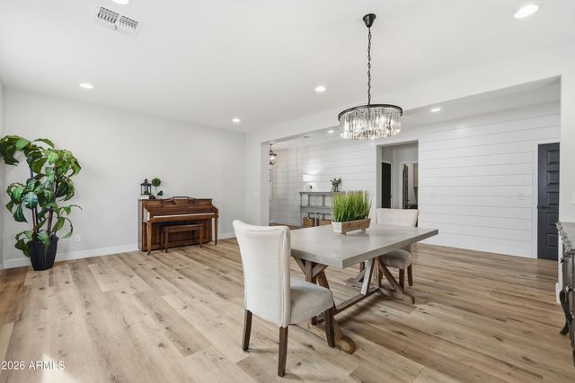 2830 E PEARL Street, Mesa, AZ 85213