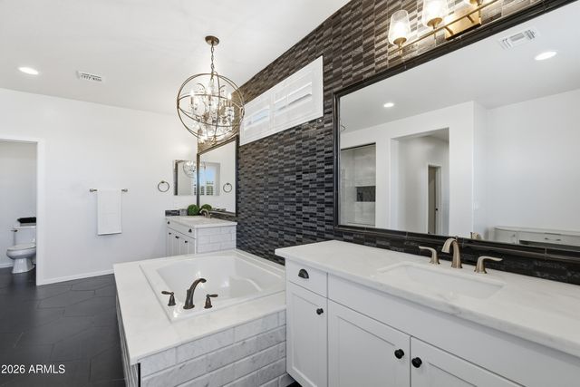 2830 E PEARL Street, Mesa, AZ 85213