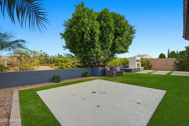 2830 E PEARL Street, Mesa, AZ 85213