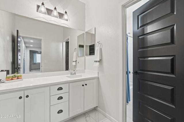 2830 E PEARL Street, Mesa, AZ 85213