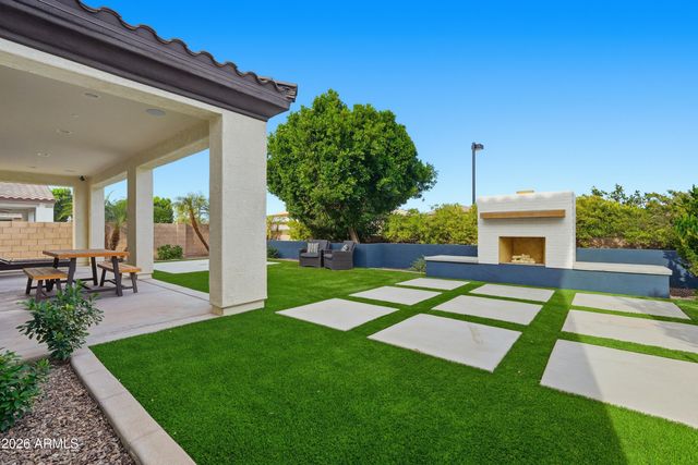 2830 E PEARL Street, Mesa, AZ 85213