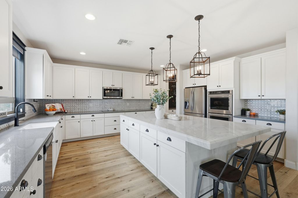 2830 E PEARL Street, Mesa, AZ 85213