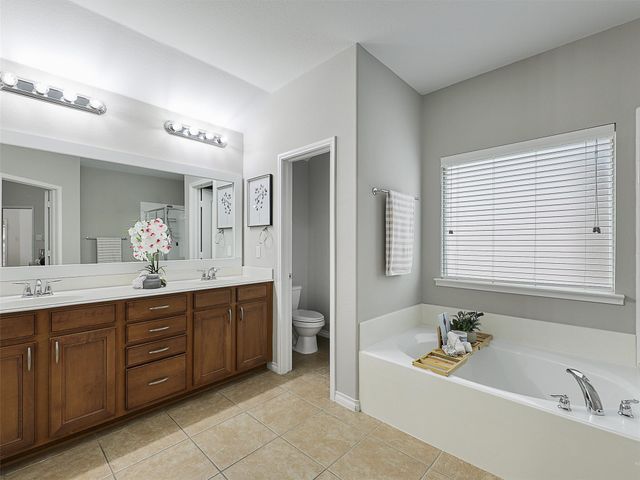 5582 Grosseto Drive, Frisco, TX 75034