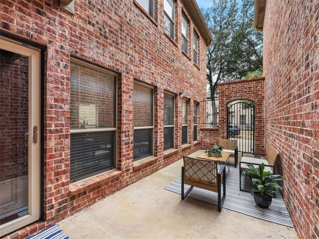 5582 Grosseto Drive, Frisco, TX 75034