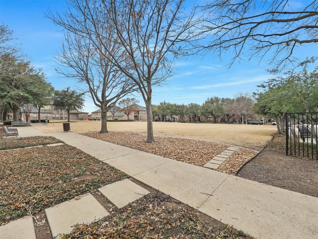 5582 Grosseto Drive, Frisco, TX 75034