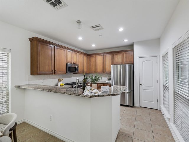 5582 Grosseto Drive, Frisco, TX 75034