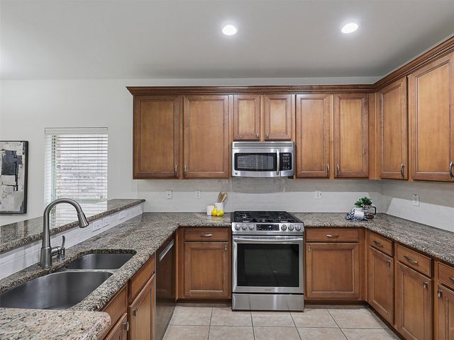 5582 Grosseto Drive, Frisco, TX 75034