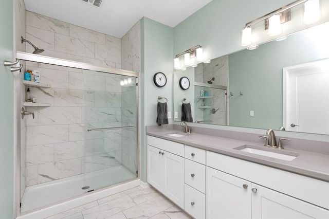 8943 Nelle Lane, West Des Moines, IA 50266