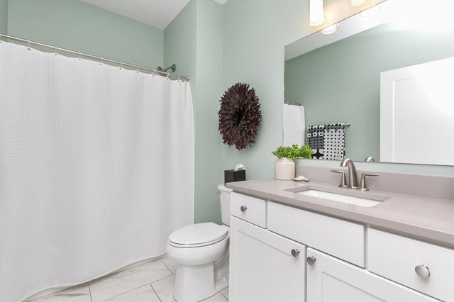 8943 Nelle Lane, West Des Moines, IA 50266