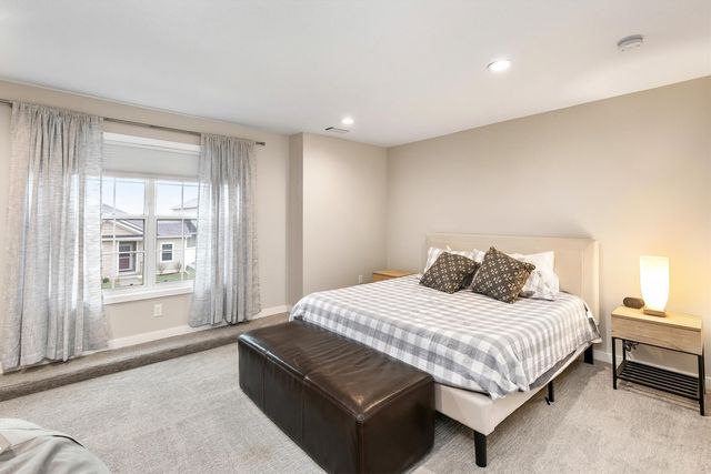 8943 Nelle Lane, West Des Moines, IA 50266
