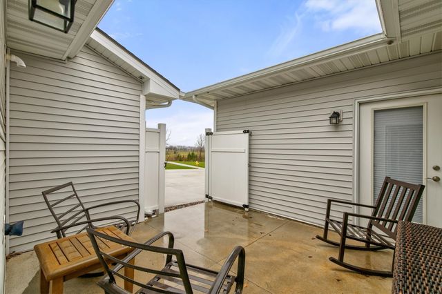 8943 Nelle Lane, West Des Moines, IA 50266