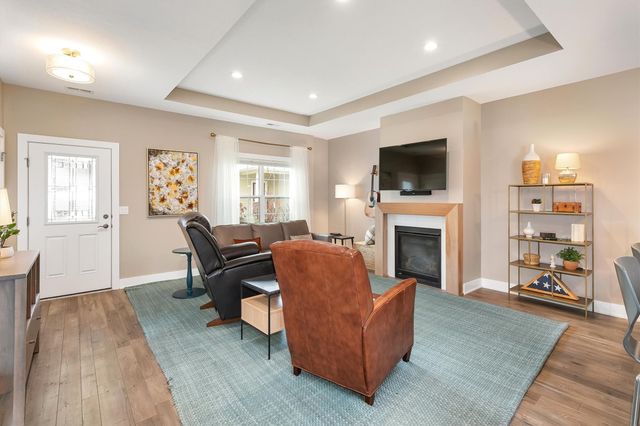8943 Nelle Lane, West Des Moines, IA 50266