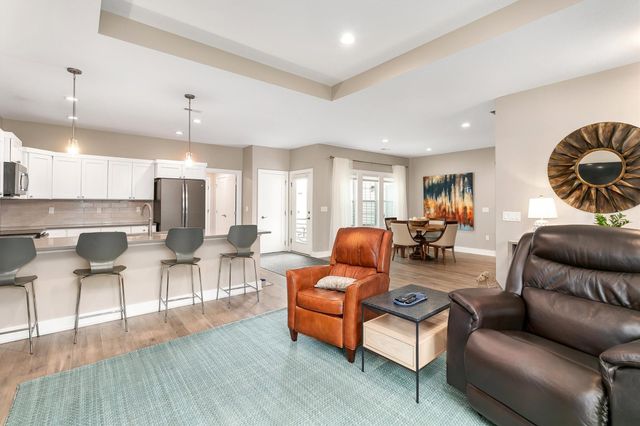 8943 Nelle Lane, West Des Moines, IA 50266