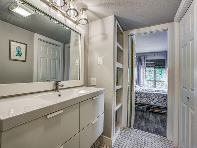 4303 Buena Vista Street 203, Dallas, TX 75205