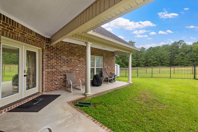 66 Village Dr., Hattiesburg, MS 39402
