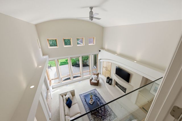 1076 Prairie Avenue, Naperville, IL 60540