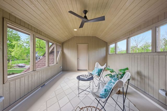 1076 Prairie Avenue, Naperville, IL 60540