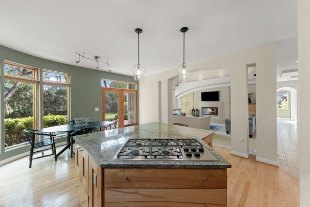 1076 Prairie Avenue, Naperville, IL 60540