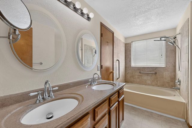 6225 Coppice Drive NW, Albuquerque, NM 87120