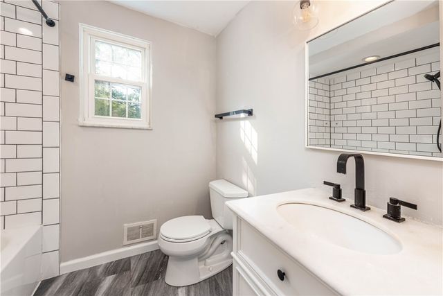 1361 Pesavento Dr, Bridgeville, PA 15017