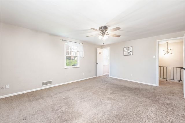 1361 Pesavento Dr, Bridgeville, PA 15017